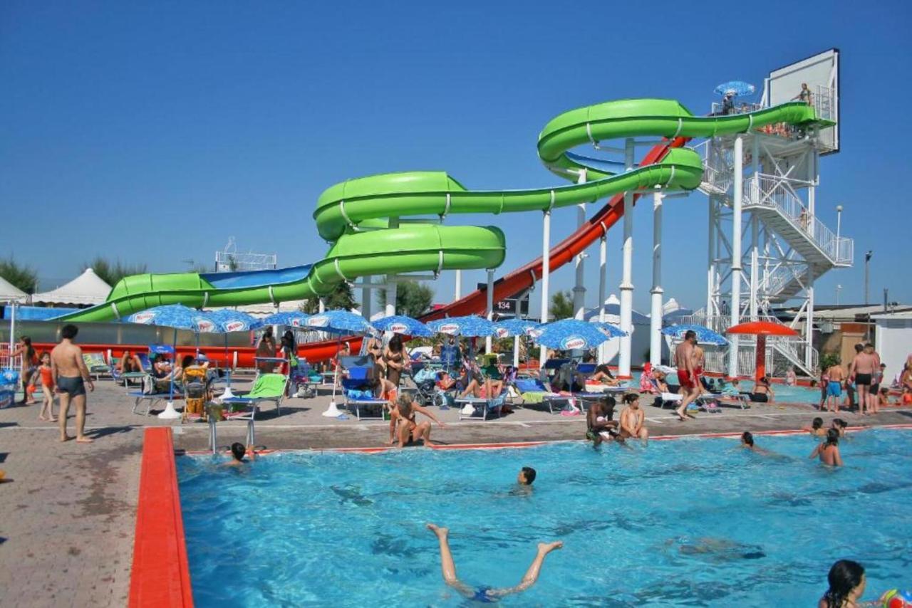 Hotel Montebello Riccione Kültér fotó