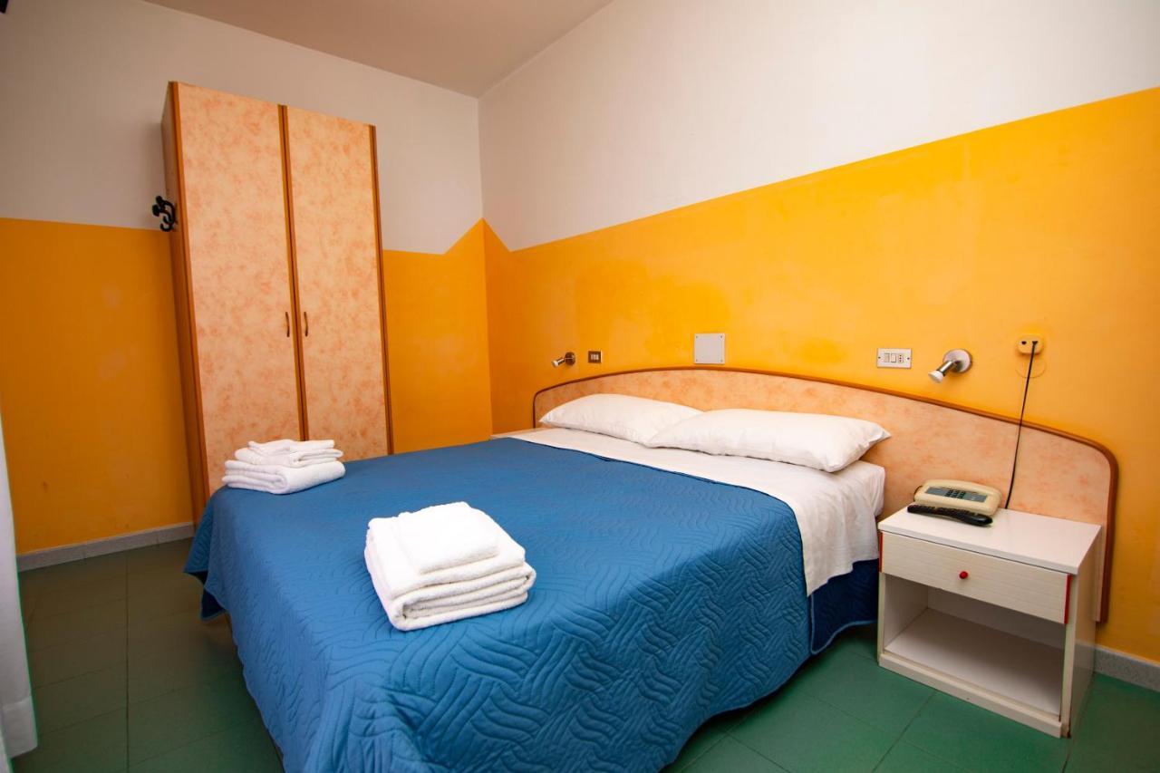 Hotel Montebello Riccione Kültér fotó