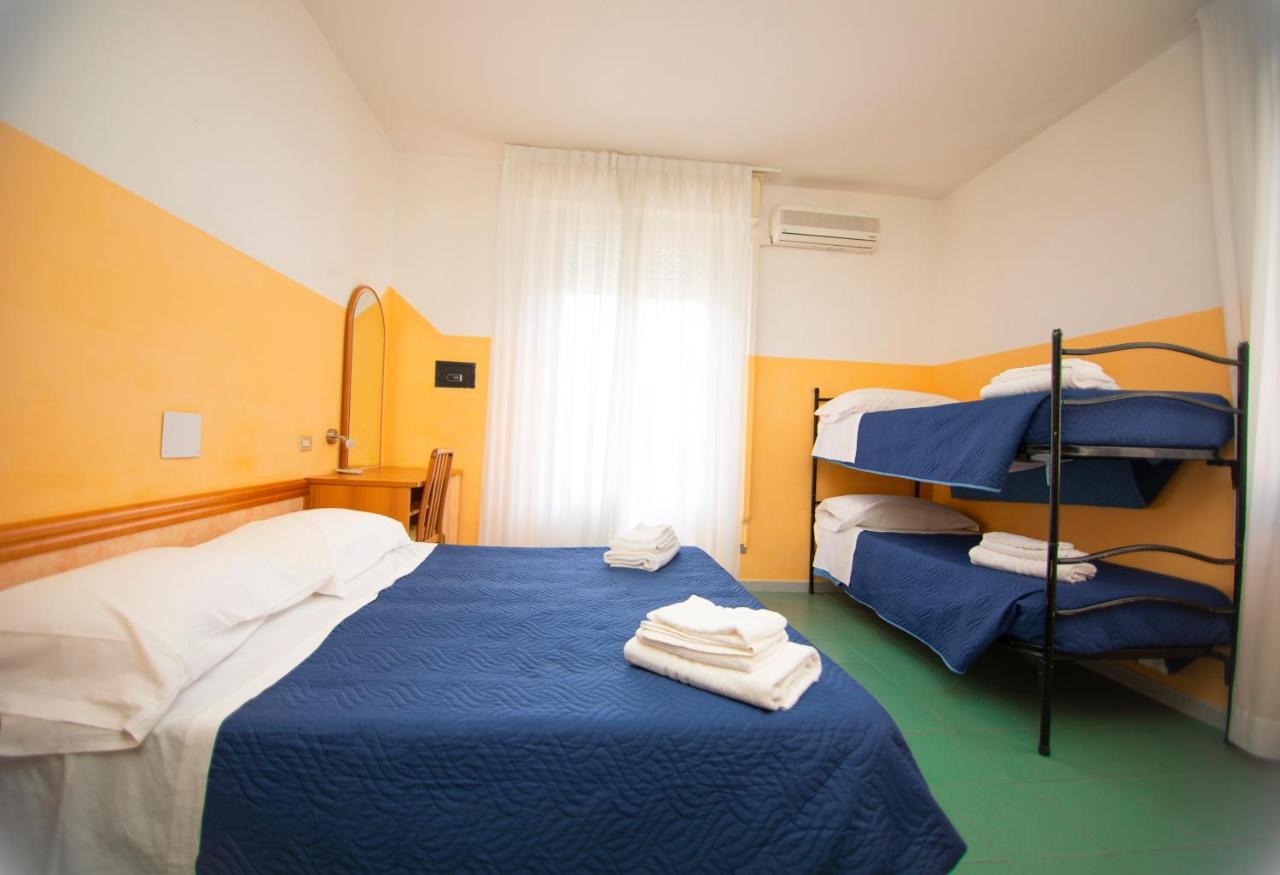 Hotel Montebello Riccione Kültér fotó
