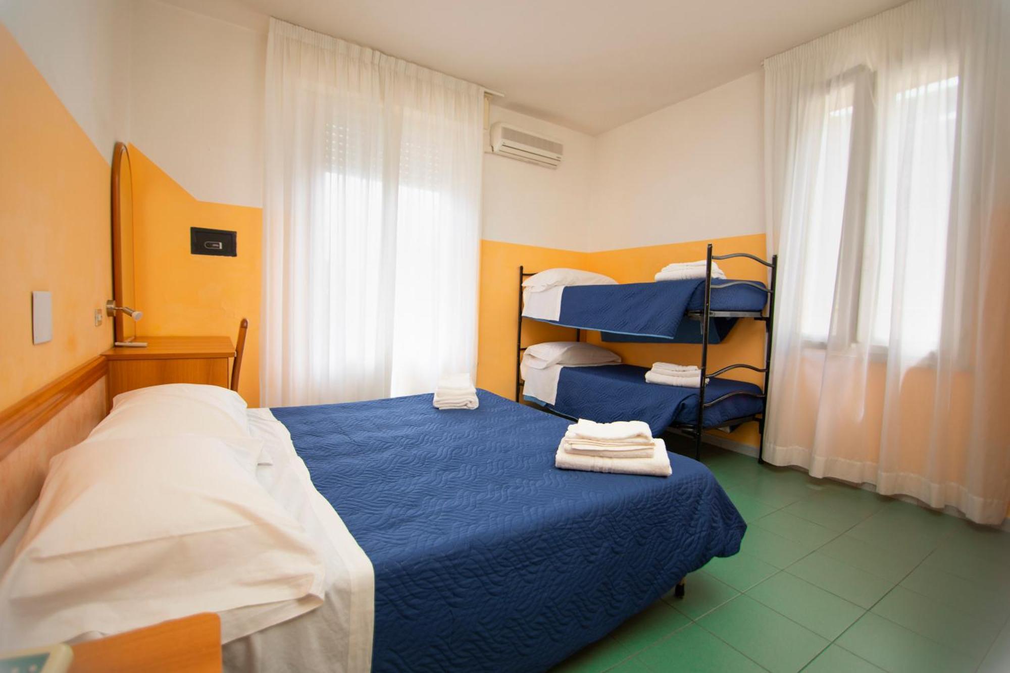 Hotel Montebello Riccione Kültér fotó