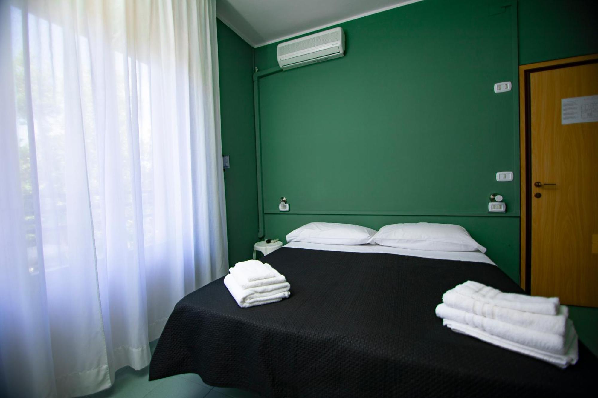 Hotel Montebello Riccione Kültér fotó