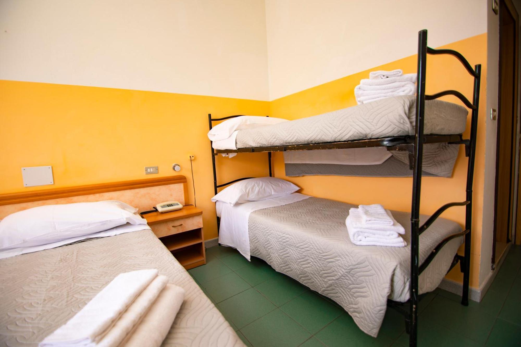 Hotel Montebello Riccione Kültér fotó