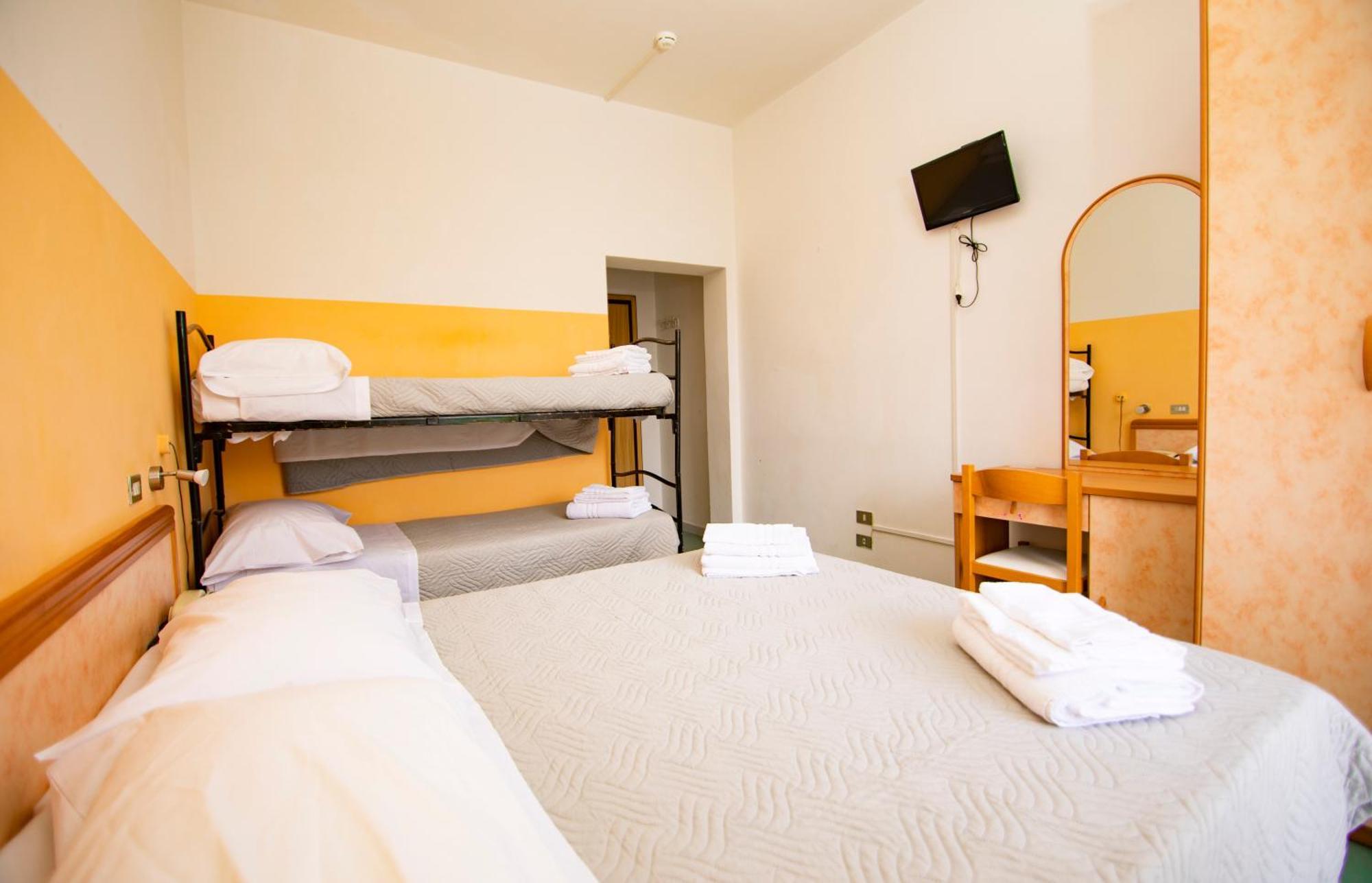 Hotel Montebello Riccione Kültér fotó