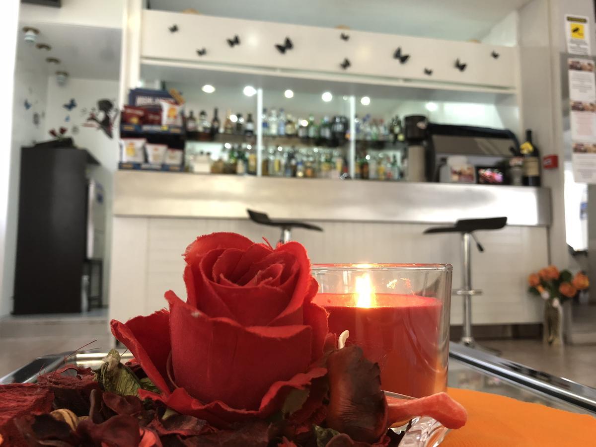 Hotel Montebello Riccione Kültér fotó