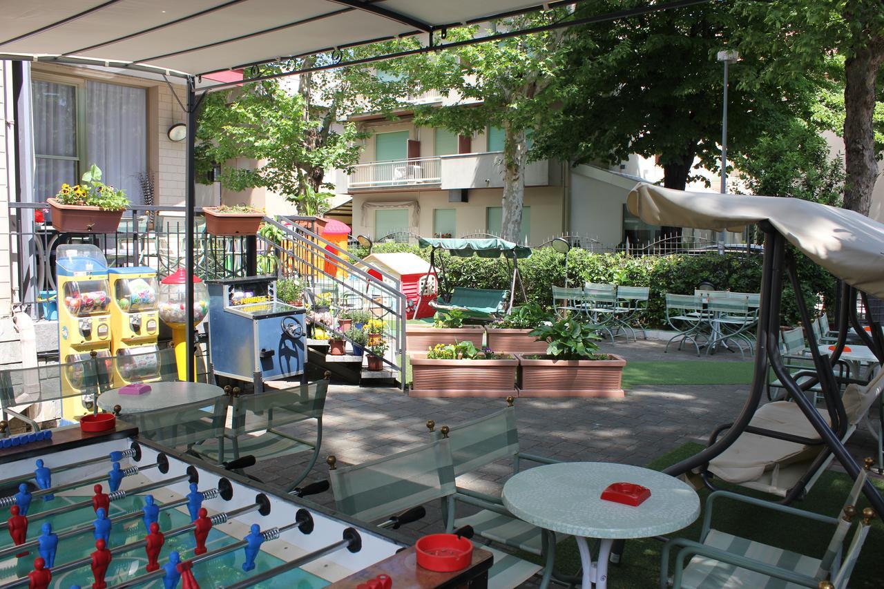Hotel Montebello Riccione Kültér fotó