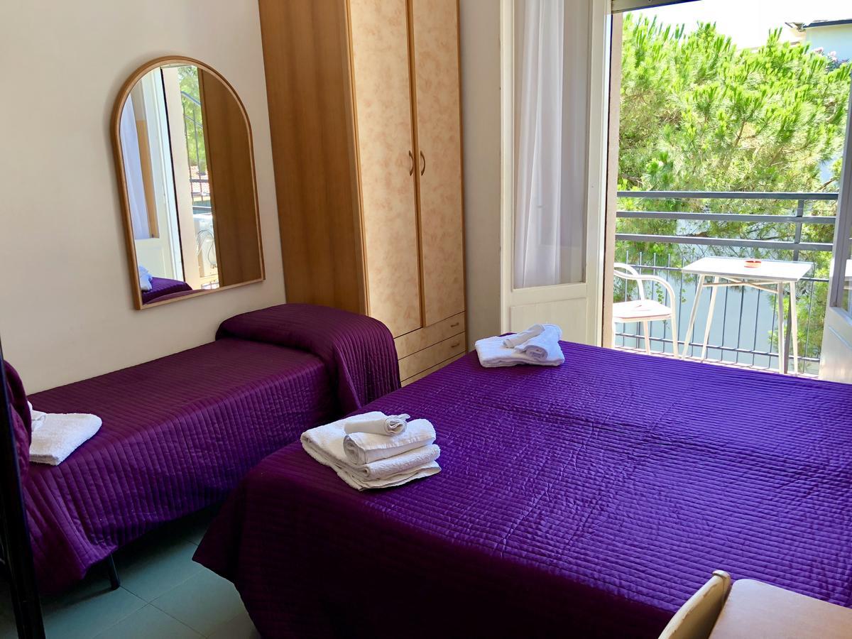Hotel Montebello Riccione Kültér fotó